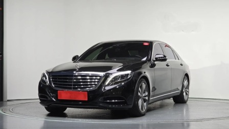 Mercedes-Benz S 500 4MATIC AMG LINE