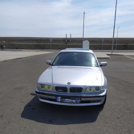 BMW 728