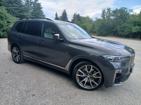 BMW X7 M50i