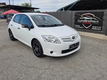 Toyota Auris 1.4D4Dклим фейс