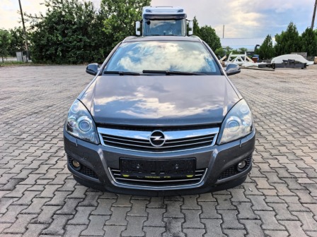 Opel Astra 2010г 1.4 90кс