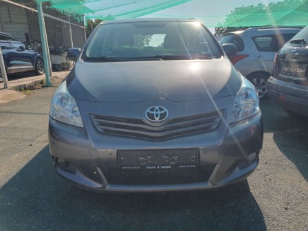 Toyota Verso 2.0.6+1