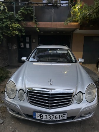 Mercedes-Benz E 320