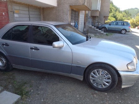 Mercedes-Benz C 220