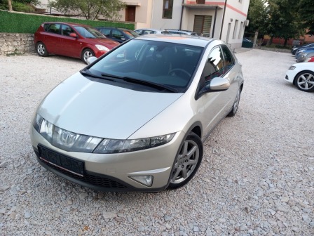Honda Civic 1.8 Автоматик