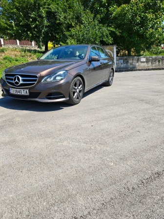 Mercedes-Benz E 220