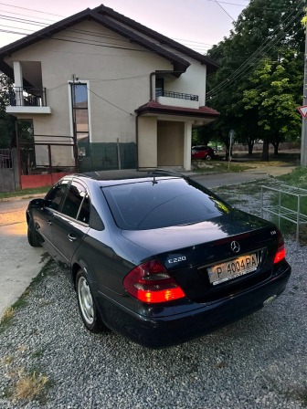 Mercedes-Benz E 220 2.2cdi