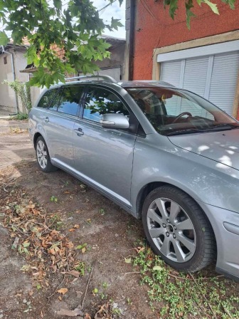Toyota Avensis 2.2 Д4Д