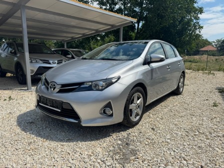 Toyota Auris 1.6i Газ