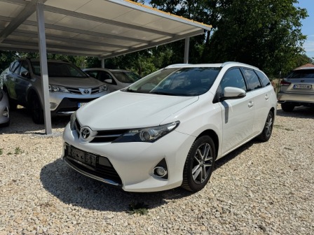 Toyota Auris 1.6i