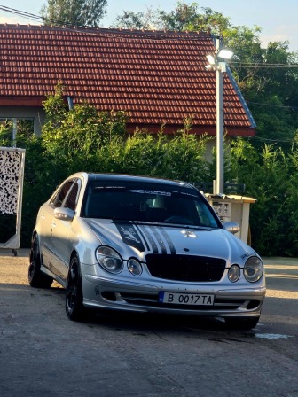 Mercedes-Benz E 270 2.7