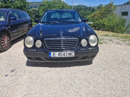 Mercedes-Benz E 320 W210 2001 3.2cd