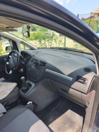 Ford Focus 1.6 бензин