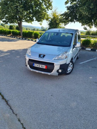 Peugeot Partner 1.6 92кс 7места