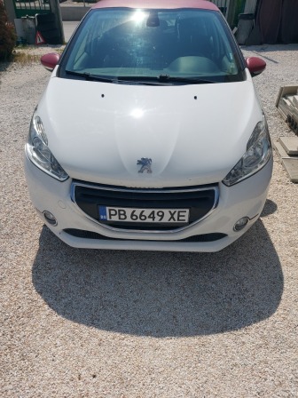 Peugeot 208 1.2 i