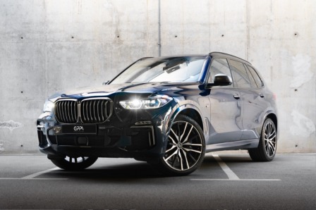 BMW X5 M50i