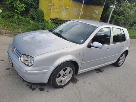 VW Golf 1.6i