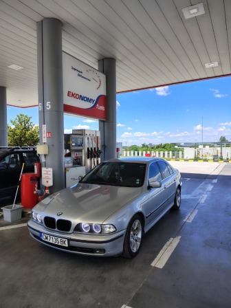 BMW 528