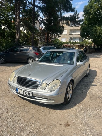Mercedes-Benz E 270
