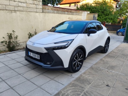 Toyota C-HR 2.0 хибрид