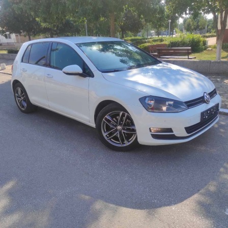 VW Golf 1.2 бензин