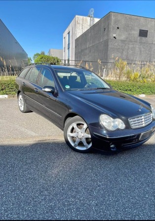 Mercedes-Benz C 220