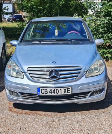 Mercedes-Benz B 180
