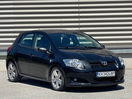 Toyota Auris 2.2D-CAT