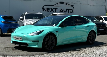 Tesla Model 3 PERFORMANCE