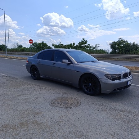 BMW 745 745