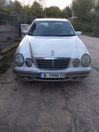 Mercedes-Benz E 270 2.7 cdi
