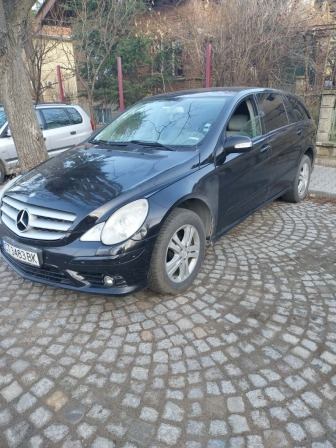Mercedes-Benz R 320