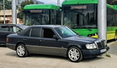 Mercedes-Benz 124