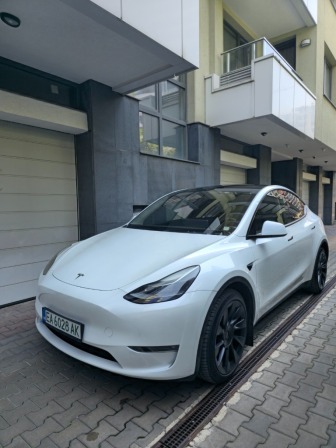 Tesla Model Y Long Range
