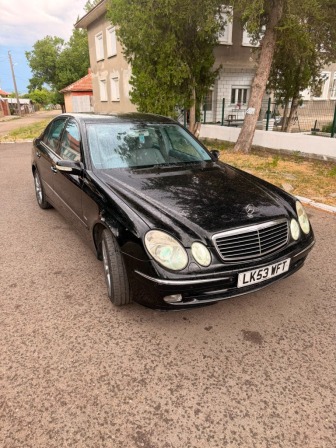 Mercedes-Benz E 320 3.2