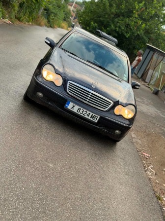 Mercedes-Benz C 220