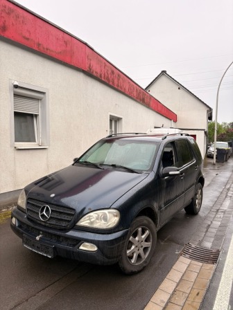 Mercedes-Benz ML 270 2.7