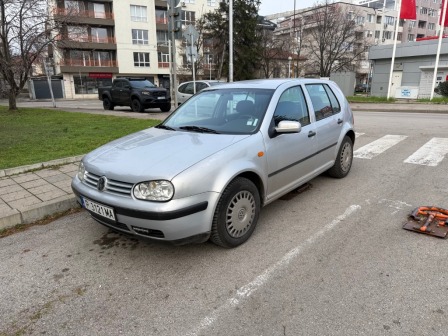 VW Golf 1.6