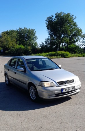 Opel Astra 2.0 i 136