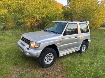 Mitsubishi Pajero 2.5