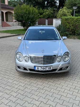 Mercedes-Benz E 320