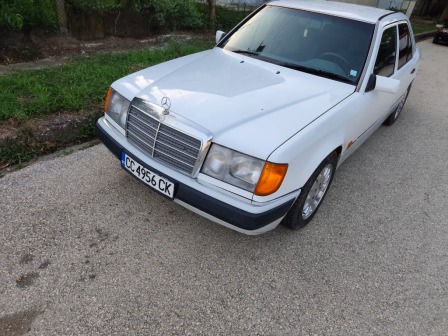 Mercedes-Benz 124