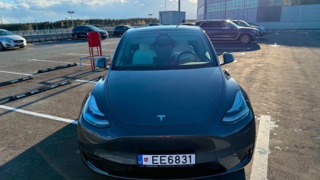 Tesla Model Y Long range