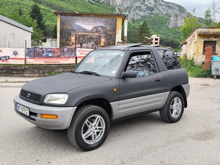 Toyota RAV 4 2.0 i Swiss 4x4