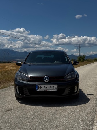 VW Golf GTI 2.0 TSI