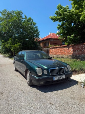 Mercedes-Benz E 290