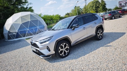 Toyota RAV 4 PluginEXECUTIVE