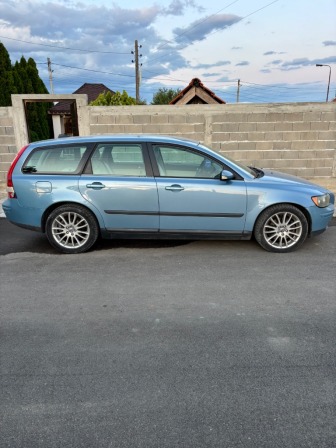 Volvo V50 VOLVO V50