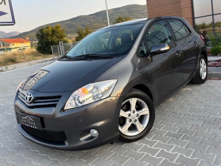 Toyota Auris 2.0D4dНАВИ