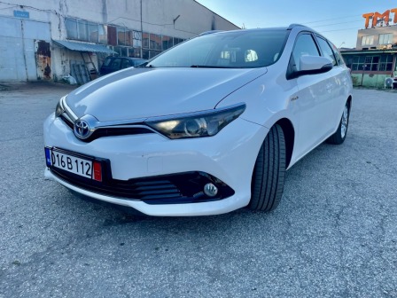 Toyota Auris 1.8 хибрид